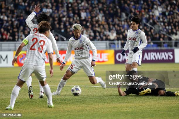 Kim Min-woo of Ulsan Hyundai is fouled by Yuta Imazu of Ventforet Kofu in the penalty box resulting in a penalty awarded to Ulsan Hyundai during the...