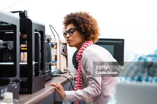 afro american woman in 3d printer office - electronic design engineer stock pictures, royalty-free photos & images