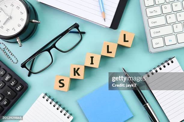 skill - perfeccionamiento profesional fotografías e imágenes de stock