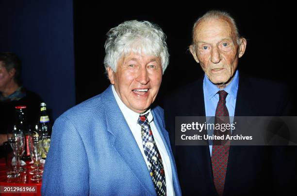 Gotthilf Fischer, Leiter der bekannten Fischer-Chöre mit Fernsehjournalist Peter von Zahn, circa 1999.