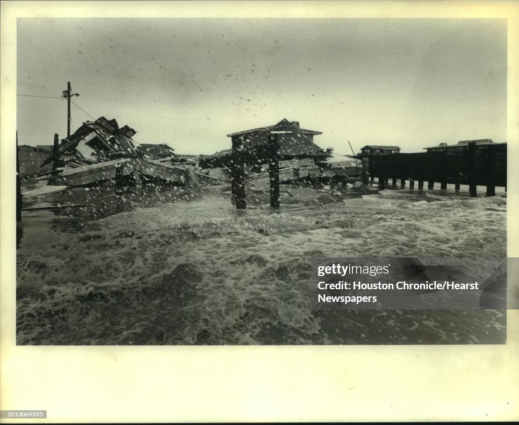 1980 Press Photo Aftermath of Hurricane Allen in South Padre, Texas