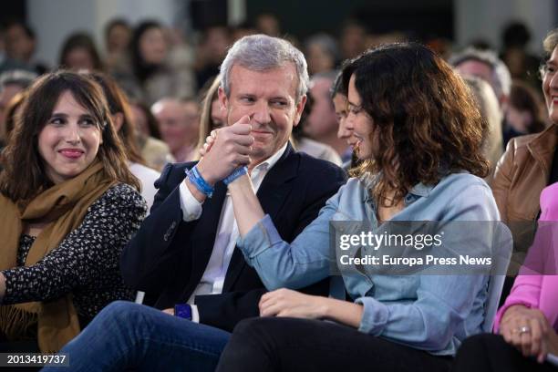 The president of the Xunta and candidate for reelection, Alfonso Rueda and the president of the Community of Madrid, Isabel Diaz Ayuso, during a...