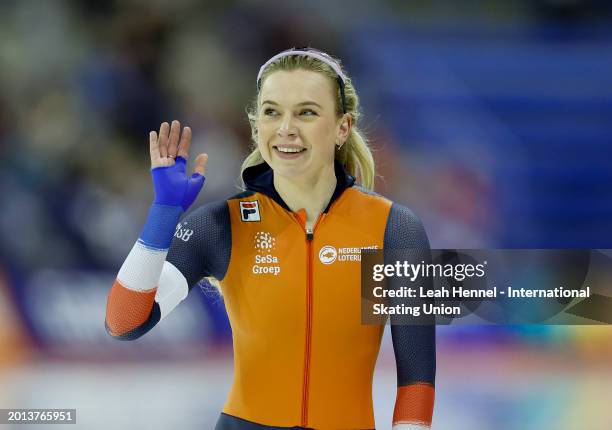 Joy Beune of the Netherlands waves to the crowd after skating in the Women's 1500m during day 4 of the ISU World Single Distances Speed Skating...