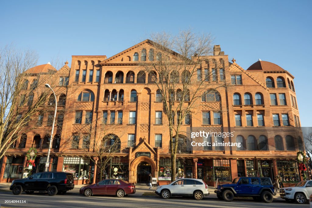 Fassade historischer Gebäude in der Innenstadt von Saratoga Springs