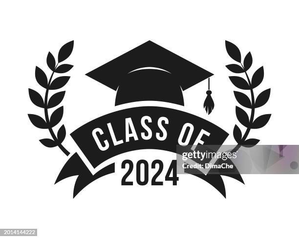 illustrazioni stock, clip art, cartoni animati e icone di tendenza di emblema di laurea della classe 2024, distintivo di saluto per la cerimonia con mortaio e corona d'alloro - icona vettoriale ritagliata - university logo