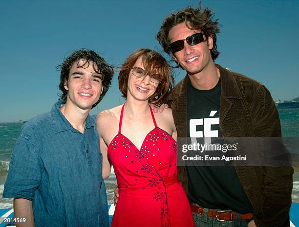 Caio Blat, actress Maria Luisa Mendonca and actor Rodrigo Santoro attend the "Carandiru" press luncheon at Carlton beach during the 56th...