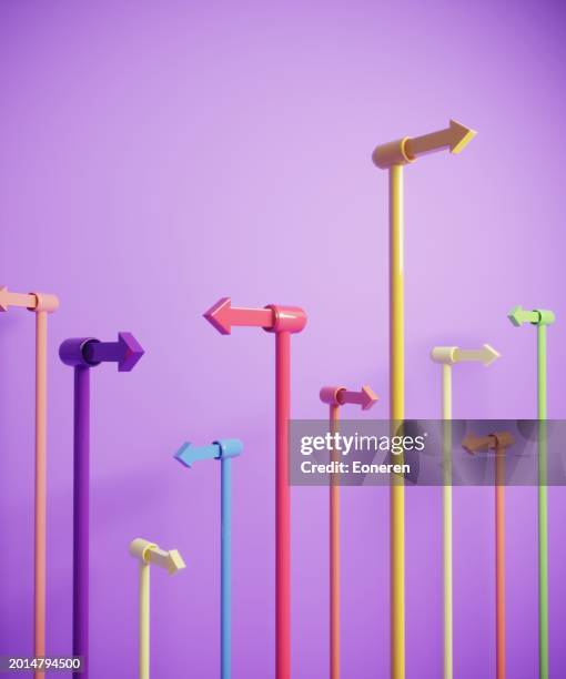 concept de choix avec flèches - indiquer la direction photos et images de collection