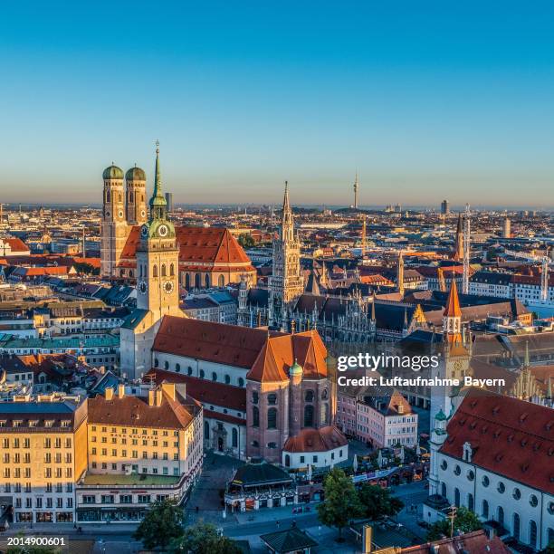 sonnenaufgang - munich cityscape stock pictures, royalty-free photos & images