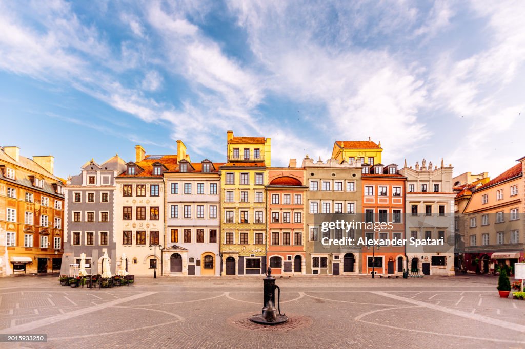 Old Town Market Square (Rynek Starego Miasta) in the morning, Warsaw, Poland