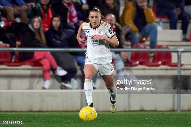 Hayley Raso of Real Madrid runs with the ball during Liga F match between Atletico de Madrid and Real Madrid at Wanda Sport Centre on February 14,...