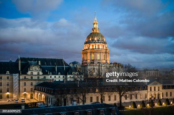 hotel des invalides at night, paris, france - hotel des invalides stock pictures, royalty-free photos & images