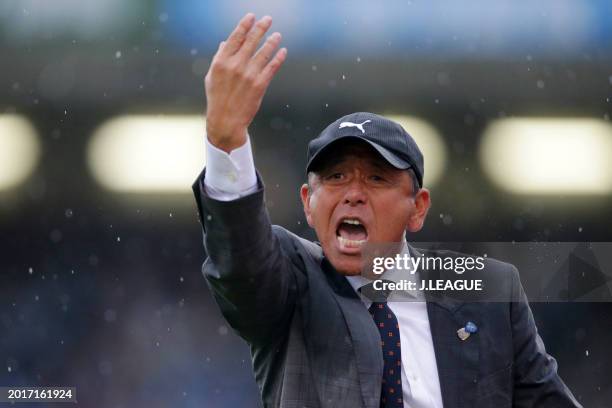 Head coach Shinji Kobayashi of Shimizu S-Pulse reacts during the J.League J1 match between Shimizu S-Pulse and Júbilo Iwata at IAI Stadium Nihondaira...