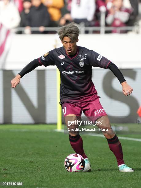 Yuya Osako of Vissel Kobe in action during the FUJIFLIM SUPER CUP match between Vissel Kobe and Kawasaki Frontale at Japan National Stadium on...