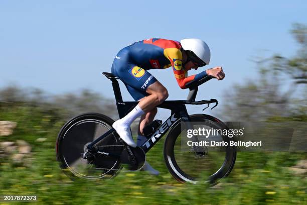 Tao Geoghegan Hart of The United Kingdom and Team Lidl - Trek sprints during the 50th Volta ao Algarve em Bicicleta 2024, Stage 4 a 22km individual...