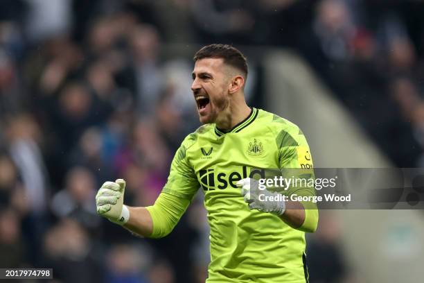 Martin Dubravka of Newcastle United celebrates after Anthony Gordon of Newcastle United scores his team's first goal during the Premier League match...