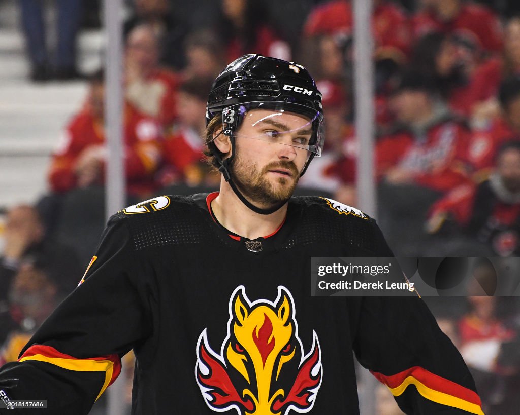 Chicago Blackhawks v Calgary Flames