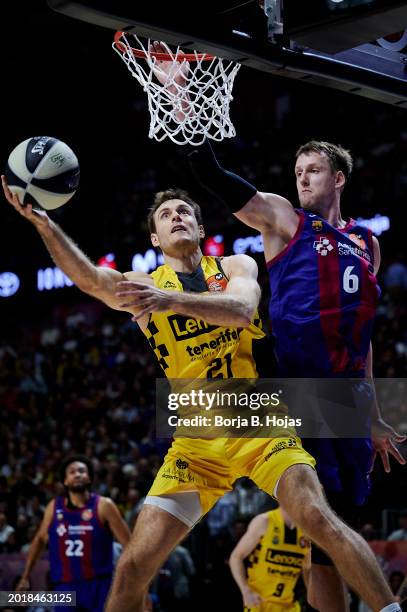 Jan Vesely of FC Barcelona and Tim Abromaitis of Lenovo Tenerife in action during the Semi Final 2024 Copa del Rey de Baloncesto match between FC...