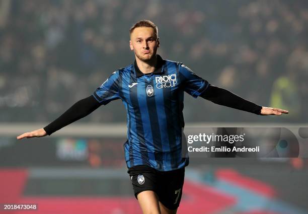 Teun Koopmeiners of Atalanta BC celebrates scoring his team's second goal during the Serie A TIM match between Atalanta BC and US Sassuolo - Serie A...