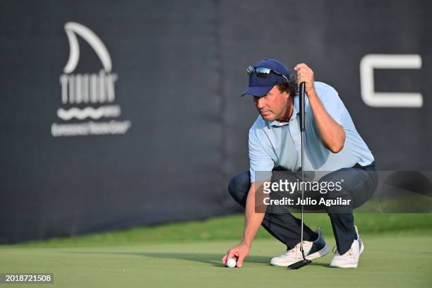 Stephen Ames of Canada lines up a putt on the 18th green during the second round of the Chubb Classic at Tiburon Golf Club on February 17, 2024 in...