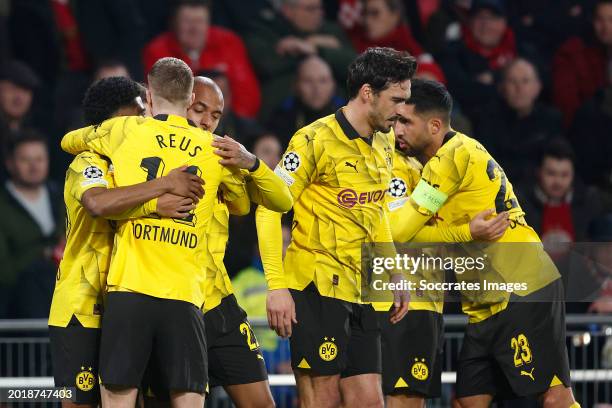 Donyell Malen of Borussia Dortmund celebrates 0-1 with Jadon Sancho of Borussia Dortmund, Marcel Sabitzer of Borussia Dortmund, Ian Maatsen of...