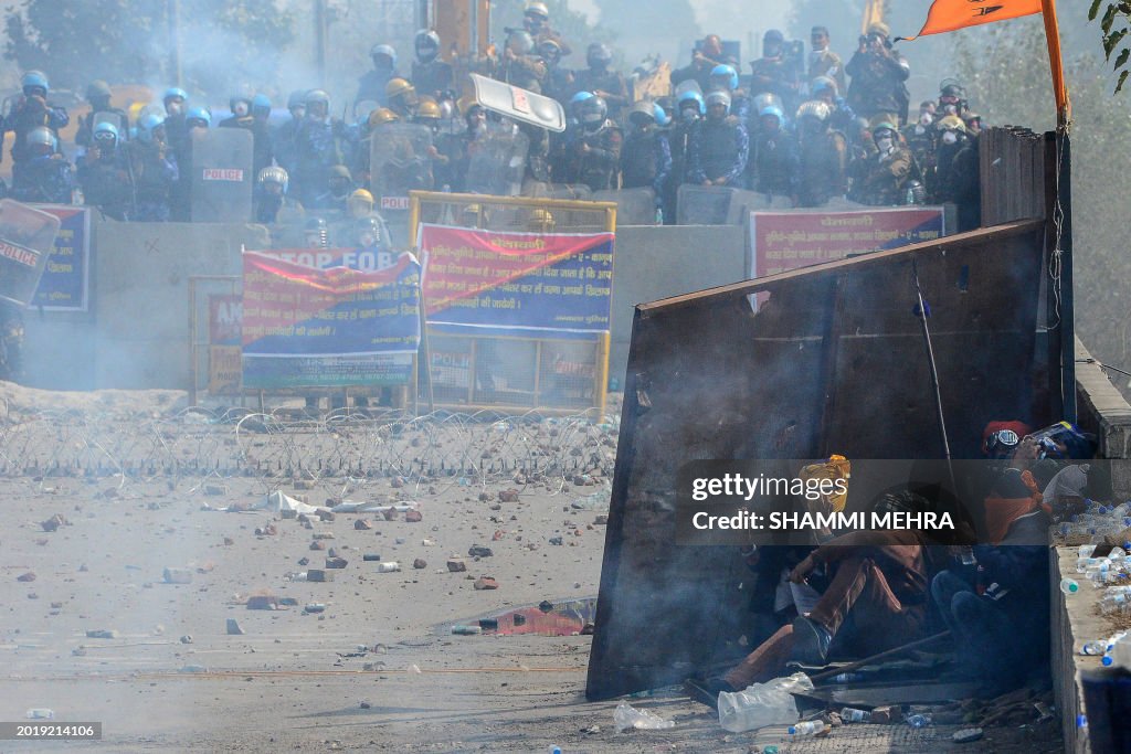 TOPSHOT-INDIA-AGRICULTURE-FARMERS-PROTEST