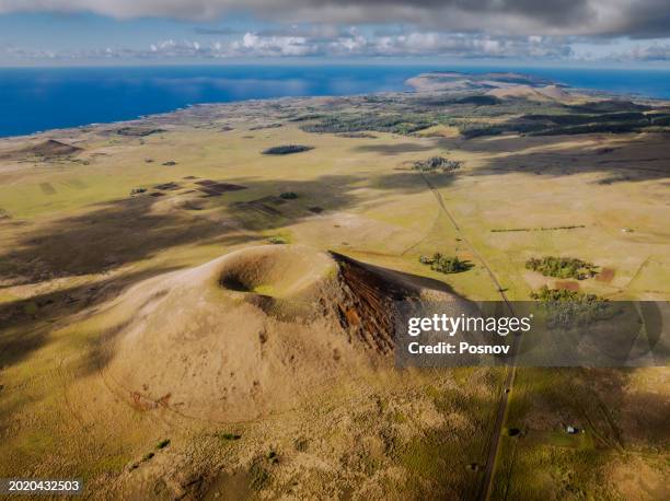 mount of nayan - isla de pascua fotografías e imágenes de stock