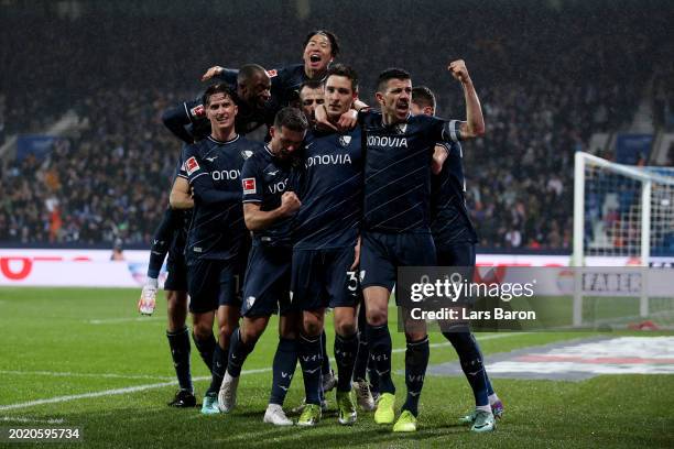 Keven Schlotterbeck of VfL Bochum celebrates scoring his team's second goal with teammates during the Bundesliga match between VfL Bochum 1848 and FC...