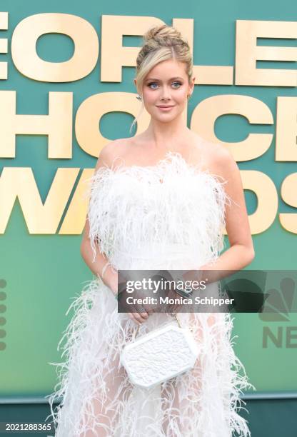 Hannah Godwin attends the 2024 People's Choice Awards at Barker Hangar on February 18, 2024 in Santa Monica, California.