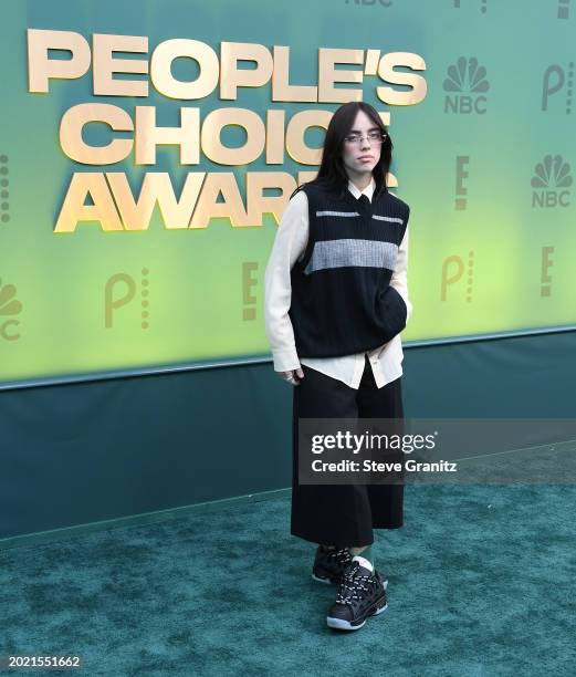 Billie Eilish arrives at the 2024 People's Choice Awards at Barker Hangar on February 18, 2024 in Santa Monica, California.