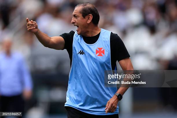 Ramón Díaz, head coach of Vasco gestures during a Campeonato Carioca 2024 match between Botafogo and Vasco Da Gama at Nilton Santos Stadium on...
