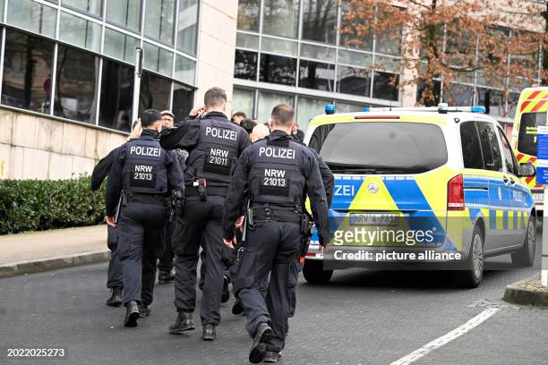 February 2024, North Rhine-Westphalia, Wuppertal: Police are on duty at a school. Several pupils have been injured at a school in Wuppertal. A...