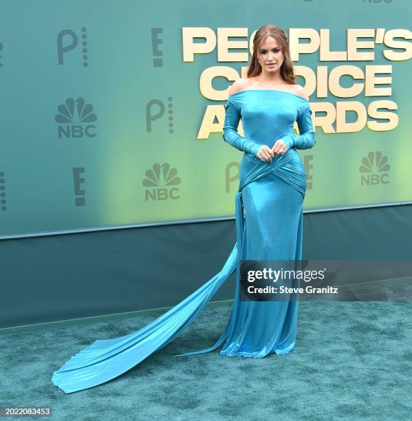 Haley Kalil arrives at the 2024 People's Choice Awards at Barker Hangar on February 18, 2024 in Santa Monica, California.