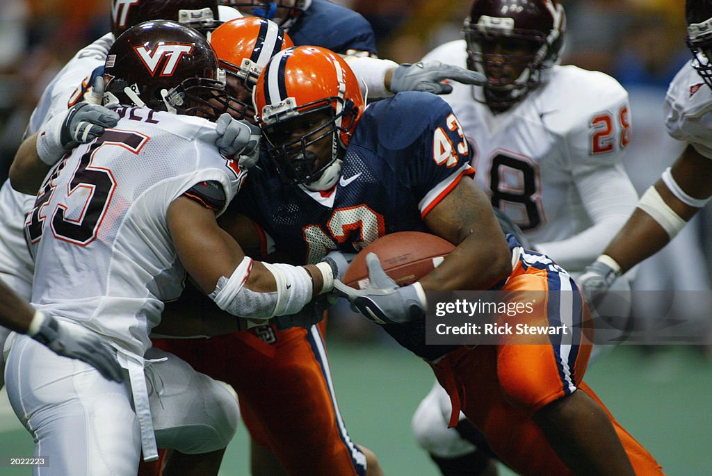 Keith "Thump" Belton carries the ball