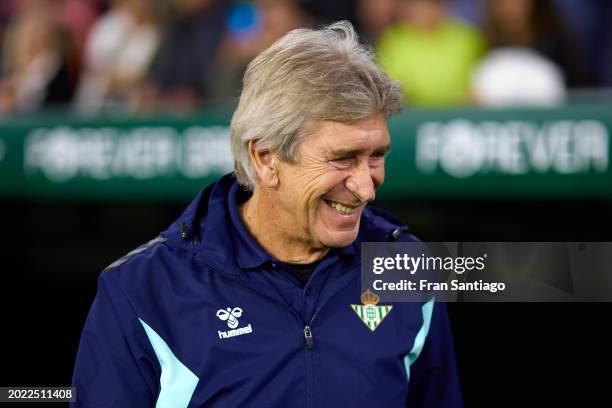 Manuel Pellegrini, manager of Real Betis reacts during the LaLiga EA Sports match between Real Betis and Deportivo Alaves at Estadio Benito...