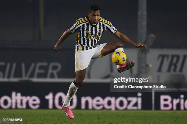 Alex Sandro of Juventus in action during the Serie A TIM match between Hellas Verona and Juventus at Stadio Marcantonio Bentegodi on February 17,...