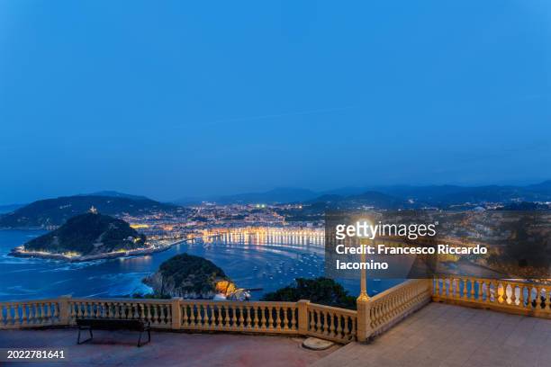 san sebastian gulf at sunset day. basque country, - francesco riccardo iacomino spain stock pictures, royalty-free photos & images