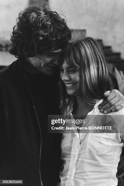 Jane Birkin et son frère Andrew lors du tournage du film 'La Piscine' en septembre 1968 à Saint-Tropez