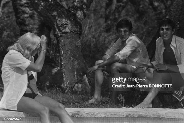 Christine Caron et Alain Mosconi lors du tournage du film 'La Piscine' en aout 1968 à Saint-Tropez