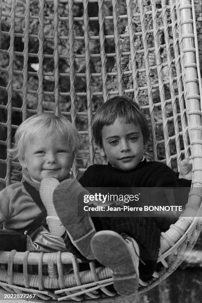 Kate Barry et Anthony Delon lors du tournage du film 'La Piscine' en aout 1968 à Saint-Tropez