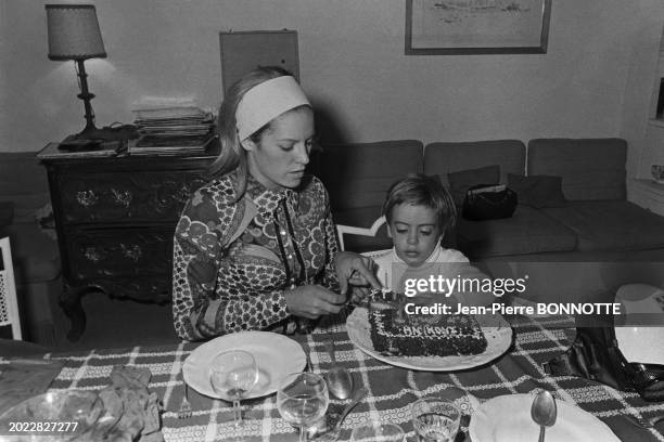 Nathalie Delon lors de l'anniversaire de son fils Anthony à Saint-Tropez en septembre 1968