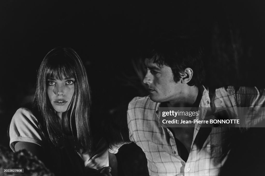 Alain Delon Et Jane Birkin Lors Du Tournage Du Film La Piscine En alain-delon-et-jane-birkin-lors-du-tournage-du-film-la-piscine-en