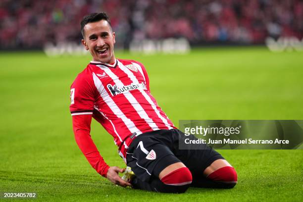 Alex Berenguer of Athletic Club celebrates scoring the opening goal during the LaLiga EA Sports match between Athletic Bilbao and Girona FC at...