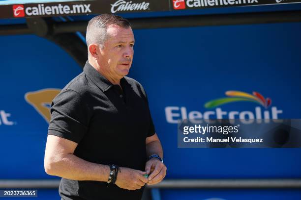 Head coach Ricardo Carbajal of Puebla gestures during the 6th round match between Pumas UNAM and Puebla as part of the Torneo Clausura 2024 Liga MX...