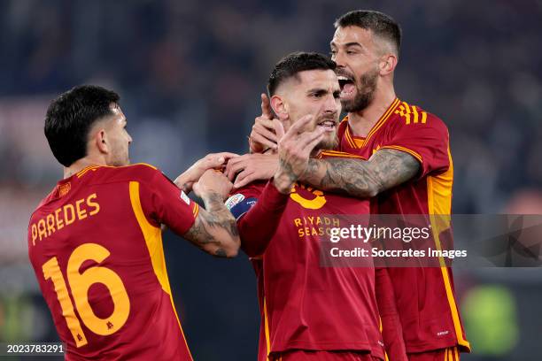 Lorenzo Pellegrini of AS Roma celebrates 1-1 with Leonardo Spinazzola of AS Roma, Leandro Paredes of AS Roma during the UEFA Europa League match...