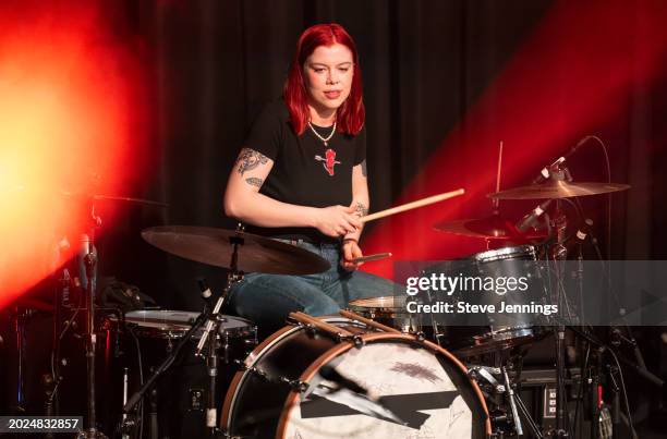 Enman Singer Enman In Photos and Premium High Res Pictures - Getty Images