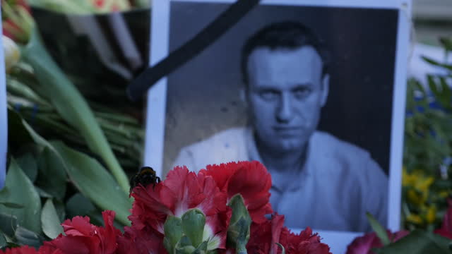 RUS: Reactions to the death of Alexei Navalny