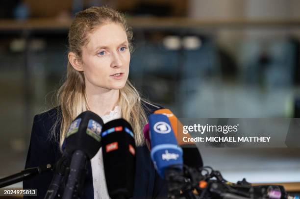 Lisa Rust Calgary Lisa B Photos and Premium High Res Pictures - Getty Images