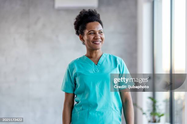 suche nach bild oder video
ich habe allen grund, stolz auf mich zu sein - medizinerkleidung stock-fotos und bilder