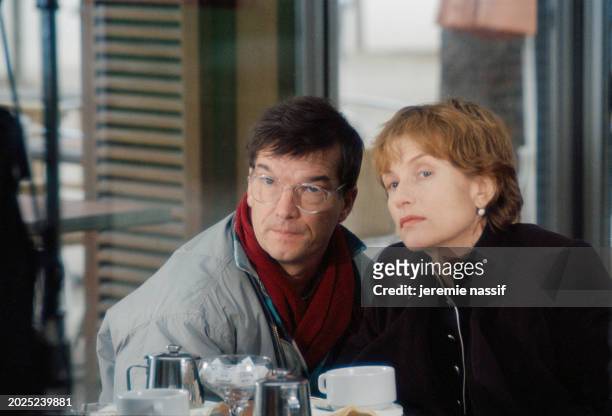 French film director Benoit Jacquot and french actress Isabelle Huppert on the set of the film L'Ecole de la Chair. Paris, 30 January 1998.