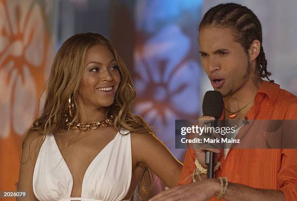 58 Mtv Beach House Launch Party Stock Photos, High-Res Pictures, and ...